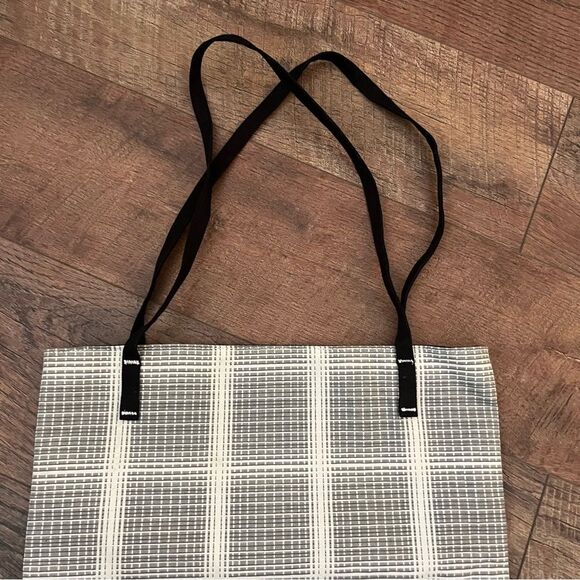 Sina Pearson Momentum Textiles Gray Ivory Plaid with Black Tote Bag NEW - Picture 7 of 11